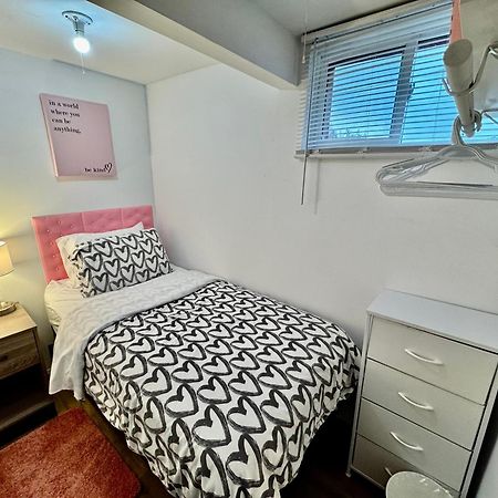 Tiny Private Room On The 1St Floor With Shared Bathroom Near Seatac Airport And Downtown シアトル エクステリア 写真