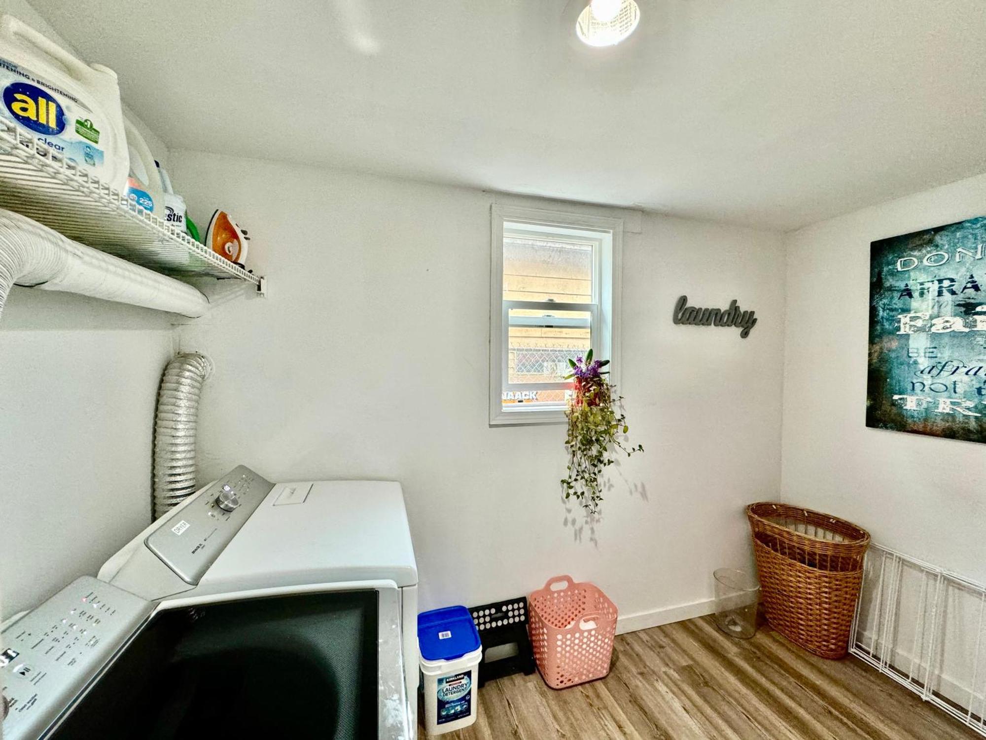 Tiny Private Room On The 1St Floor With Shared Bathroom Near Seatac Airport And Downtown シアトル エクステリア 写真
