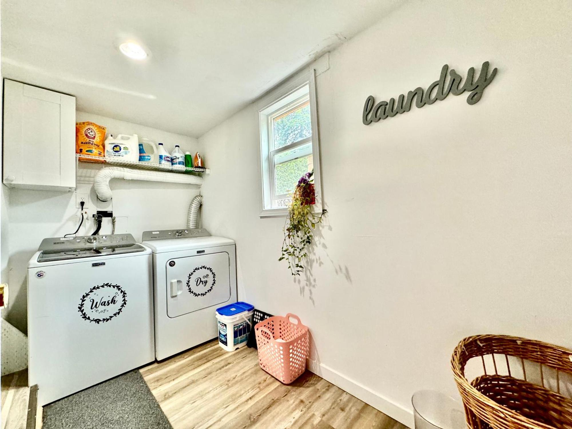 Tiny Private Room On The 1St Floor With Shared Bathroom Near Seatac Airport And Downtown シアトル エクステリア 写真