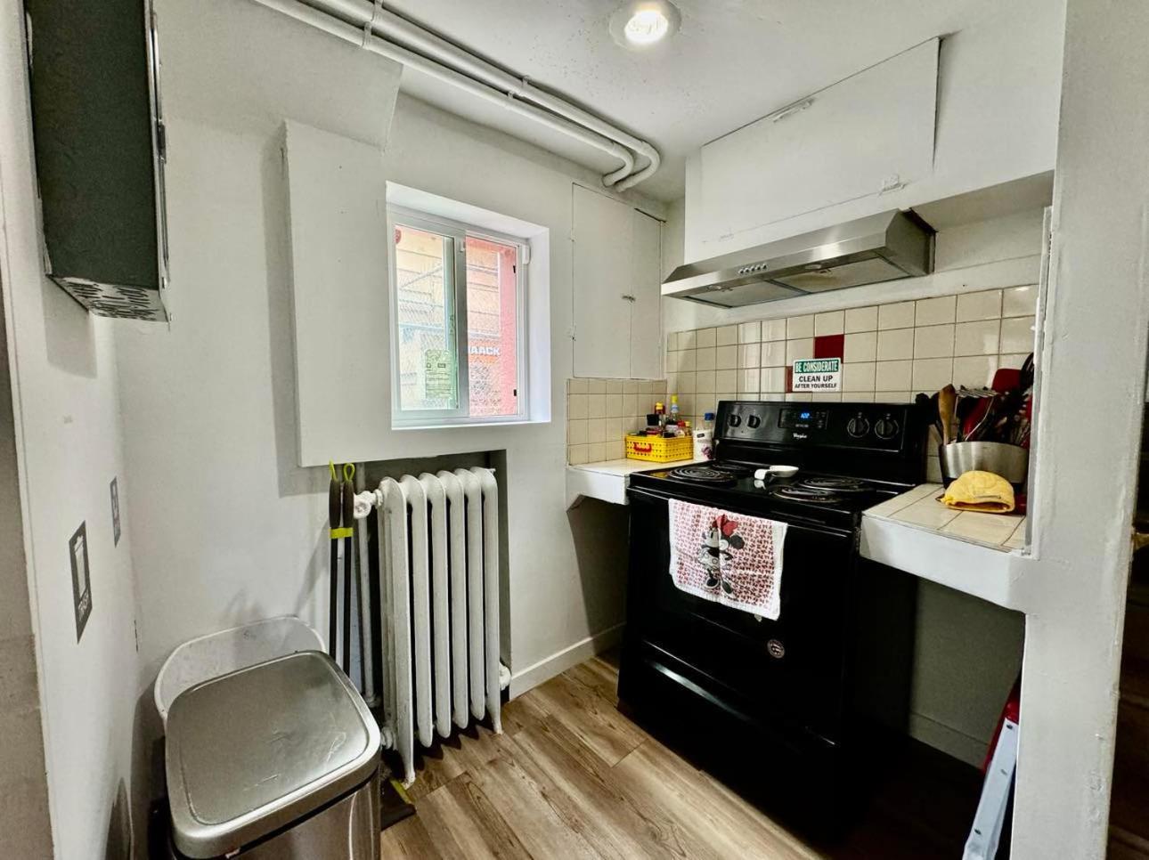 Tiny Private Room On The 1St Floor With Shared Bathroom Near Seatac Airport And Downtown シアトル エクステリア 写真