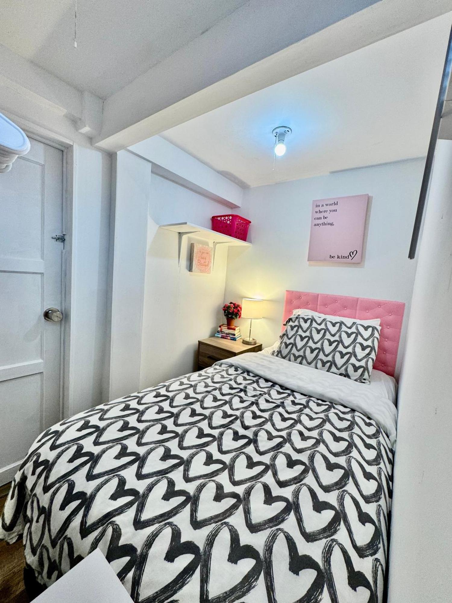 Tiny Private Room On The 1St Floor With Shared Bathroom Near Seatac Airport And Downtown シアトル エクステリア 写真